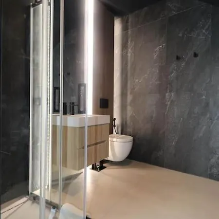 Hidden Gem- Studio Garibaldi-perfect For Couples Appartement