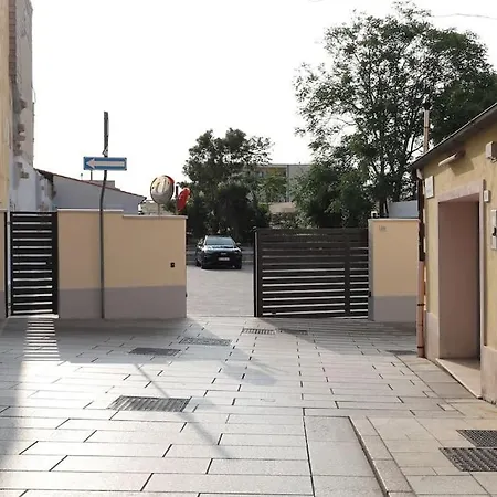 Hidden Gem- Studio Garibaldi-perfect For Couples Appartement *